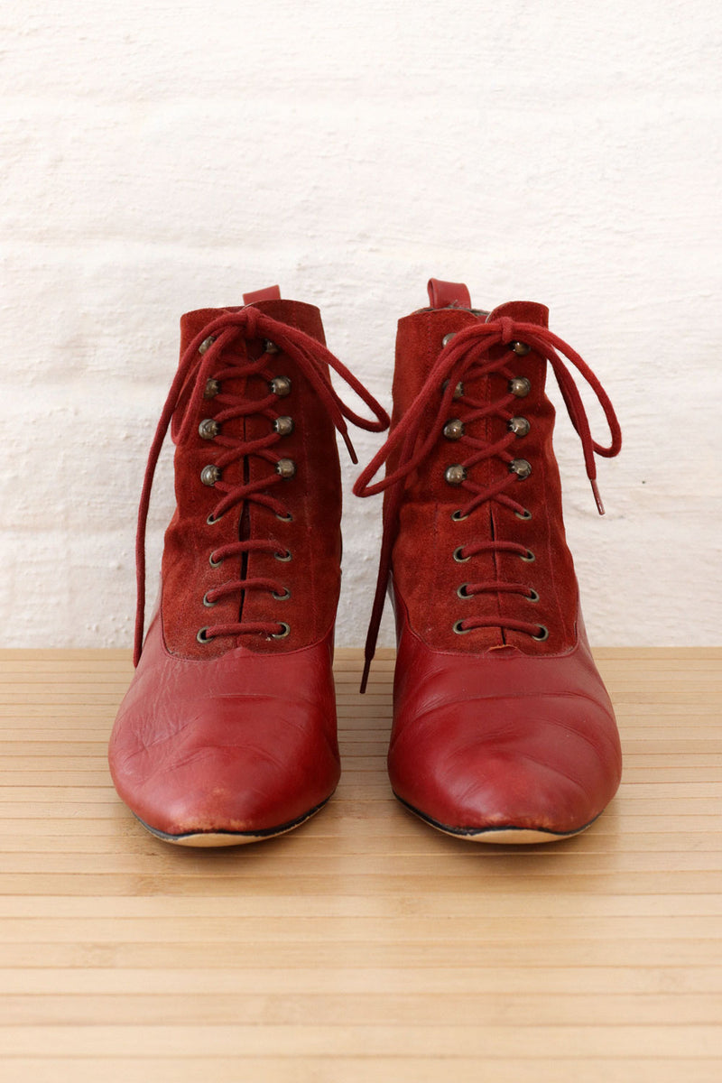 Cranberry Lace-up Heeled Boots 8.5-9