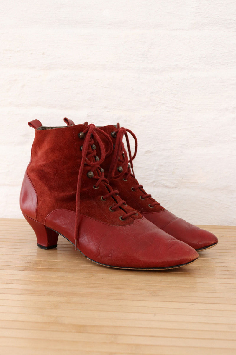 Cranberry Lace-up Heeled Boots 8.5-9