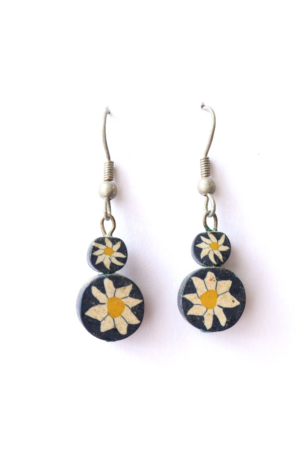 Wavy Daisy Drop Earrings