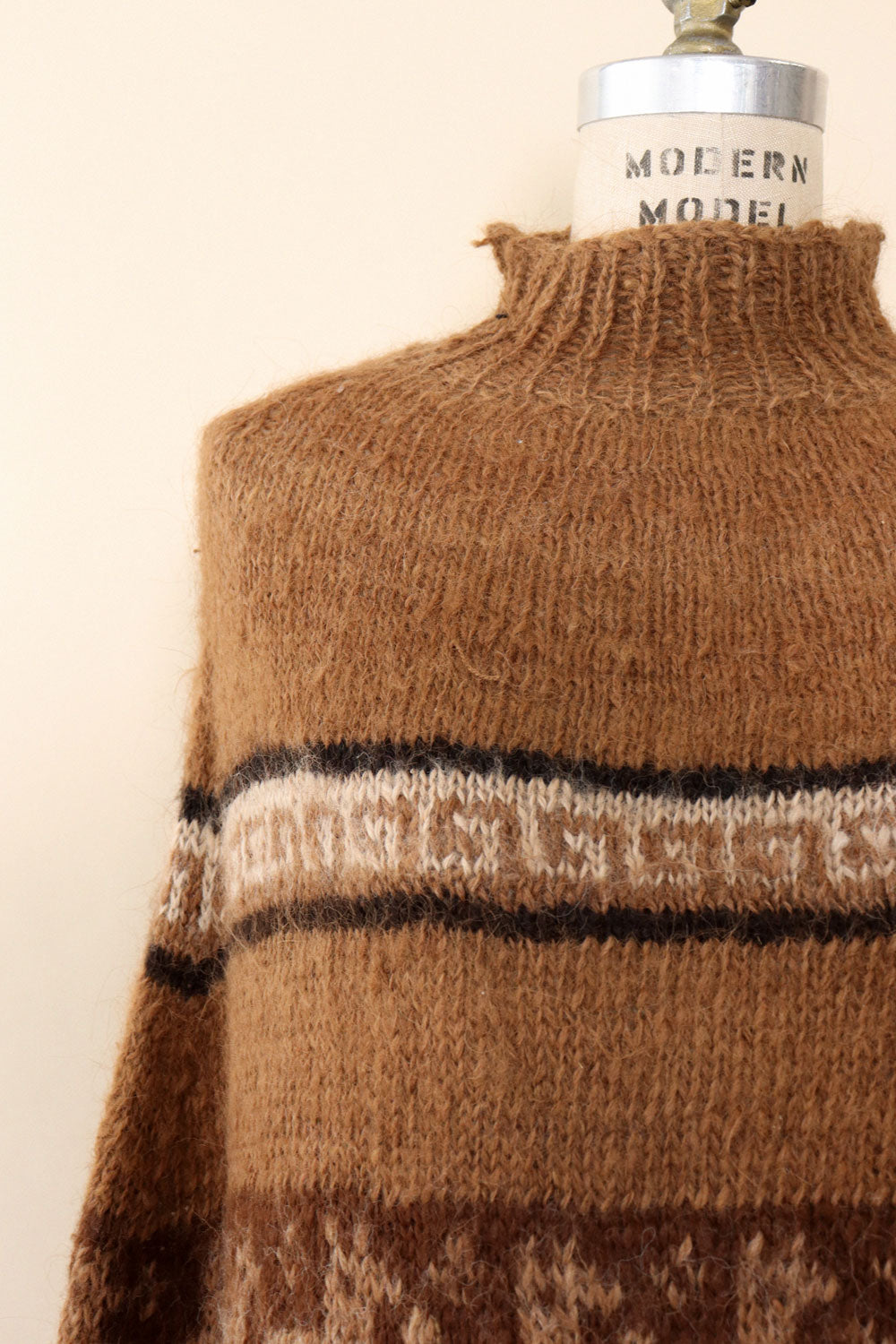 Oscar Hackman Knit Wear Alpaca Made In Peru Fringed Poncho Crocher