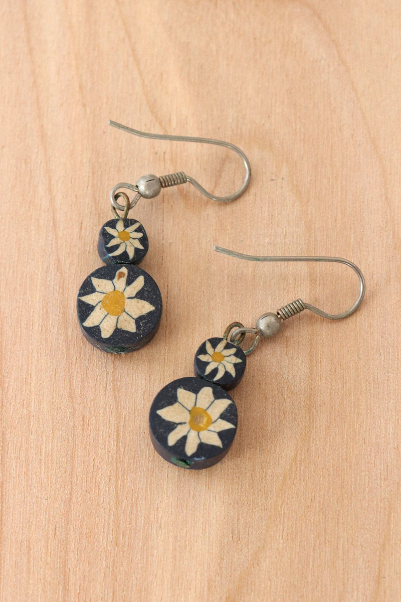 Wavy Daisy Drop Earrings