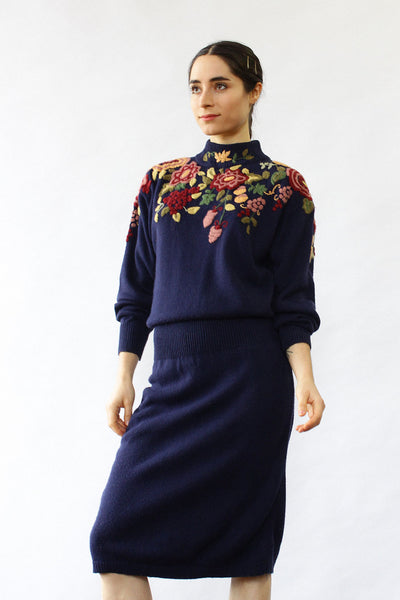 Floral Embroidered Sweater Dress S/M – OMNIA