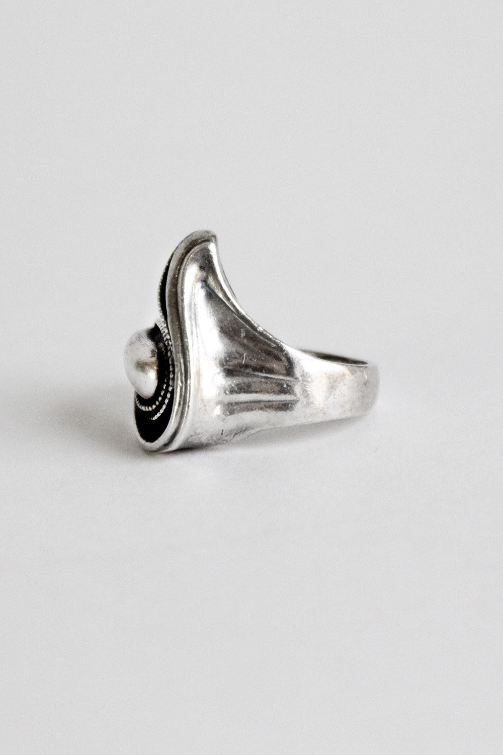 Sterling Swan Ring