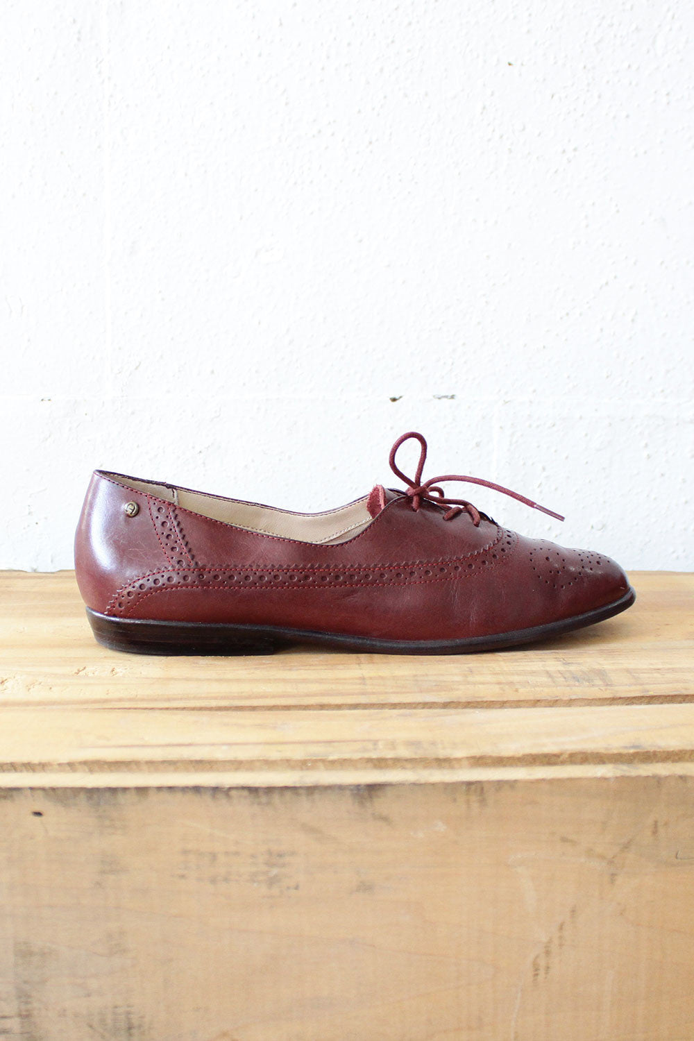 Etienne Aigner Burgundy Oxfords 7 1/2