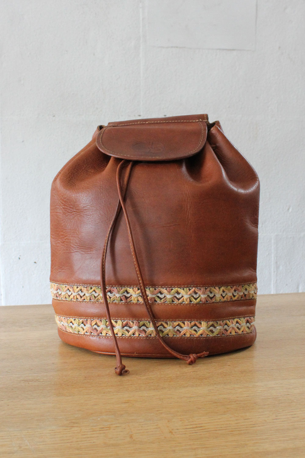 Chestnut Leather Bucket Sling Bag – OMNIA
