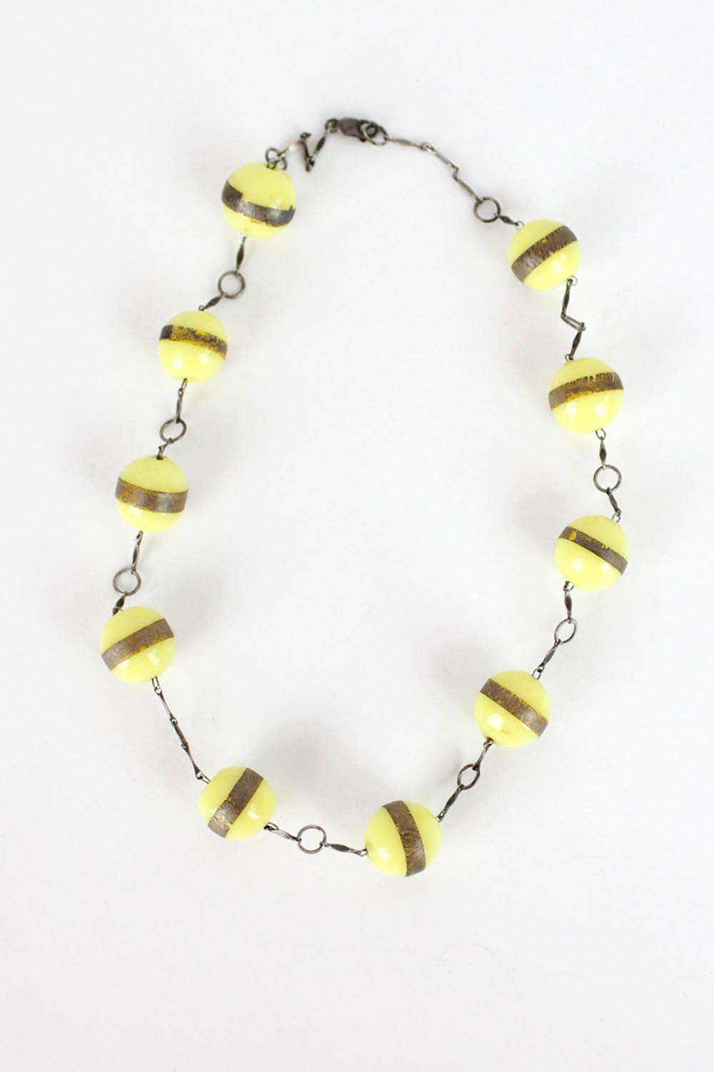 vintage bakelite necklace