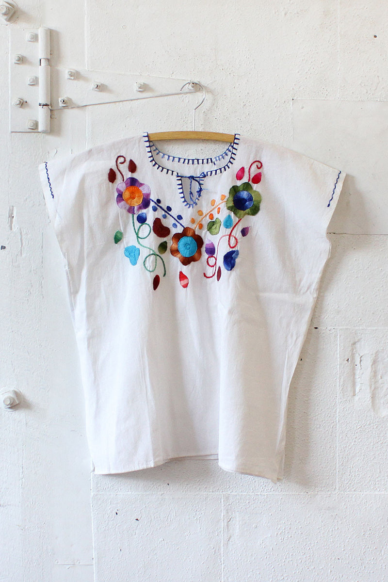 Feliz Flora Embroidered Top