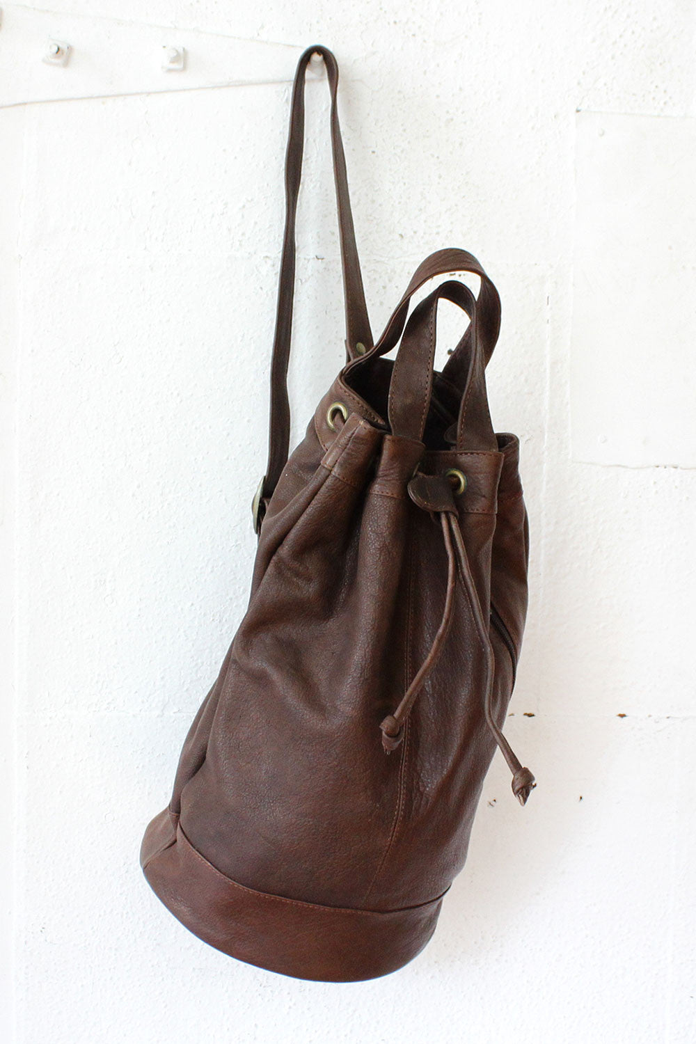 Chestnut Leather Bucket Sling Bag – OMNIA