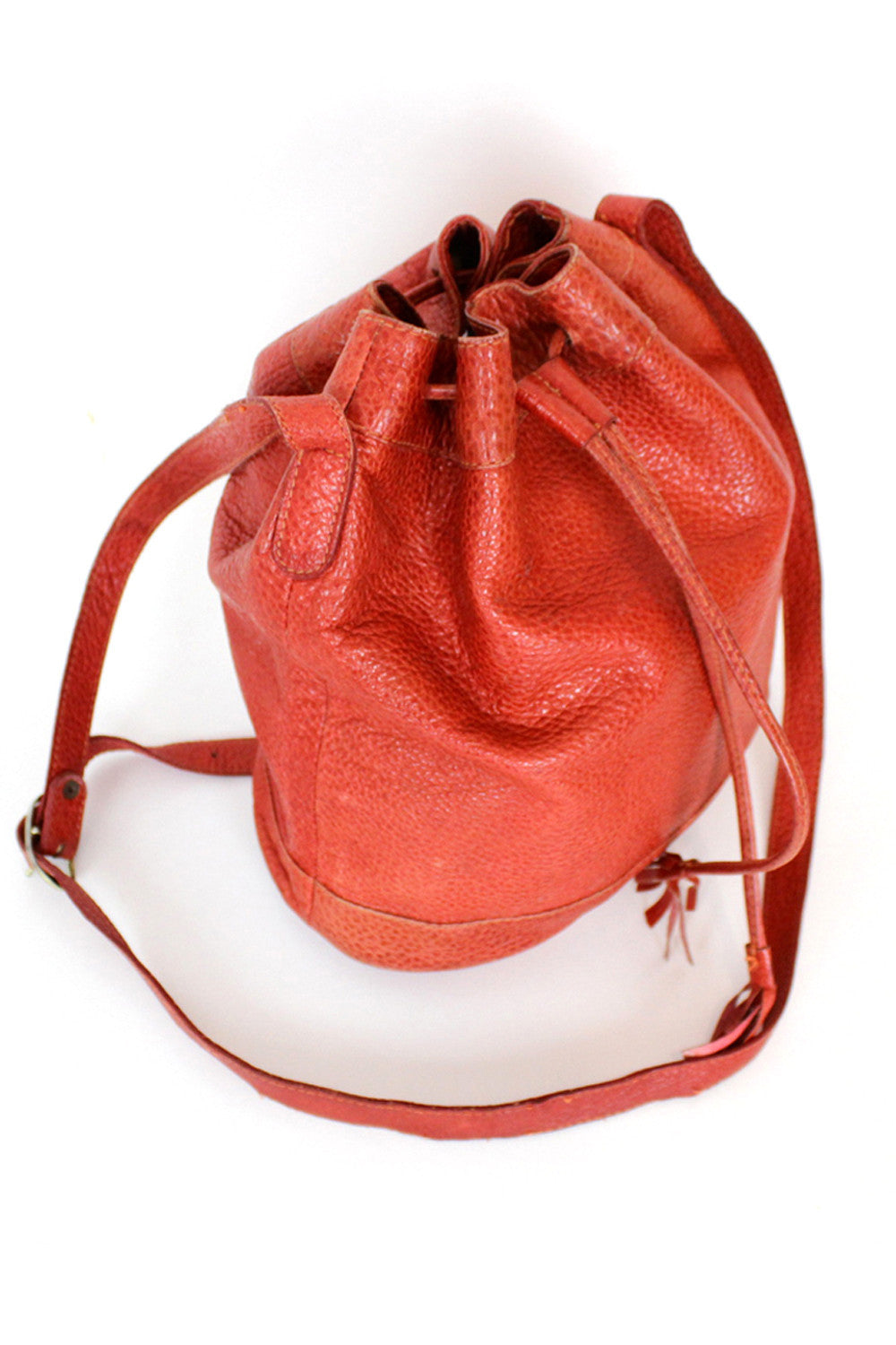 scarlet bucket tote